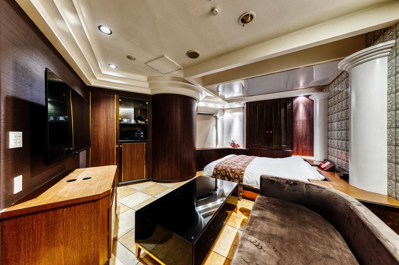 Hotel Artia Dinosaur Machida -Adult Only Kamiseya Exterior photo
